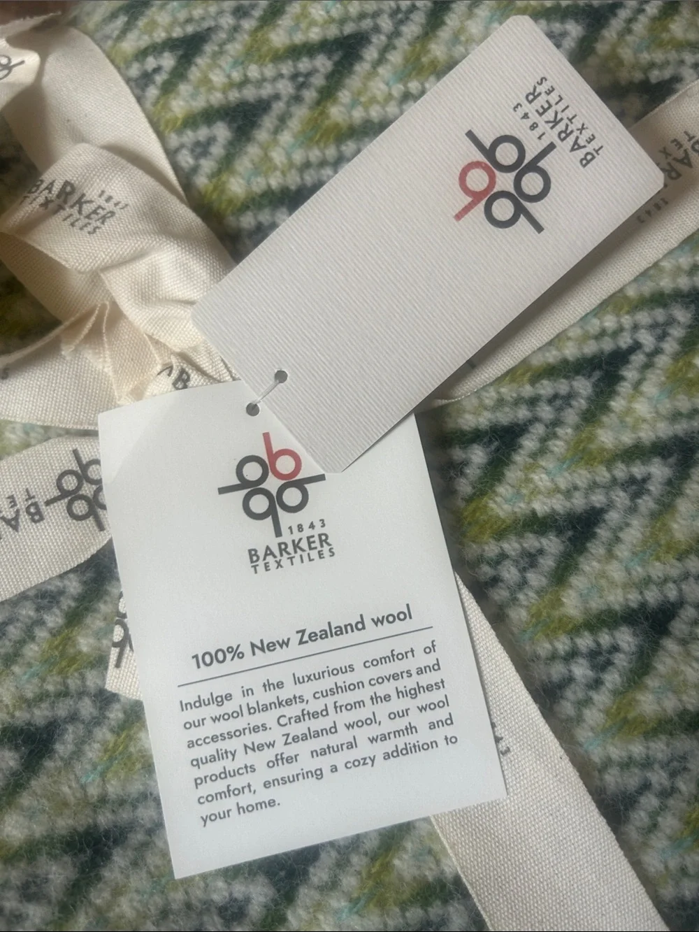 Barker Textiles Shady Wave Green 100% Wool Throw Blanket  NWT